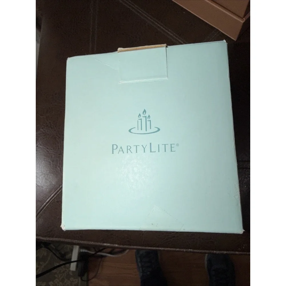 PartyLite P8676U Snowflake Tealight Votive Candle Holder Frosted Blue White - Picture 6 of 13